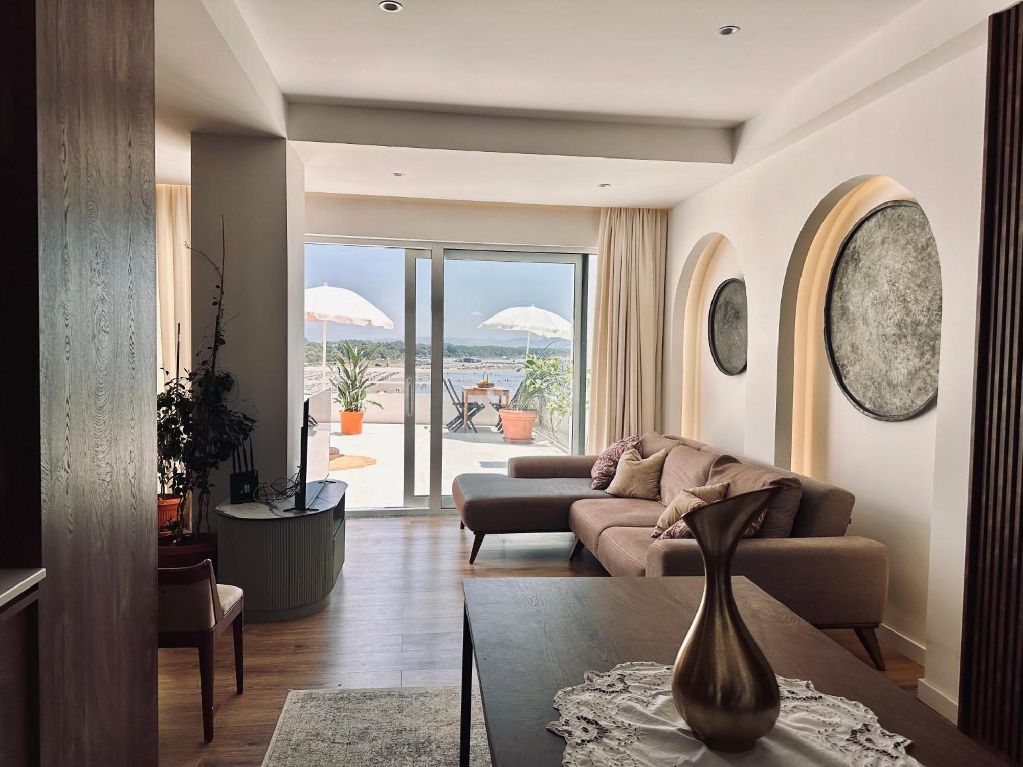 Palastura Apartments 울친 외부 사진